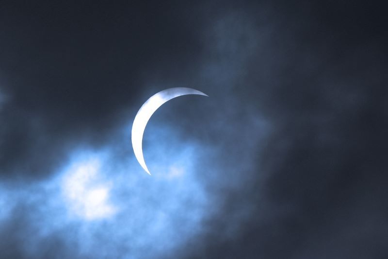 solor eclipse crescent